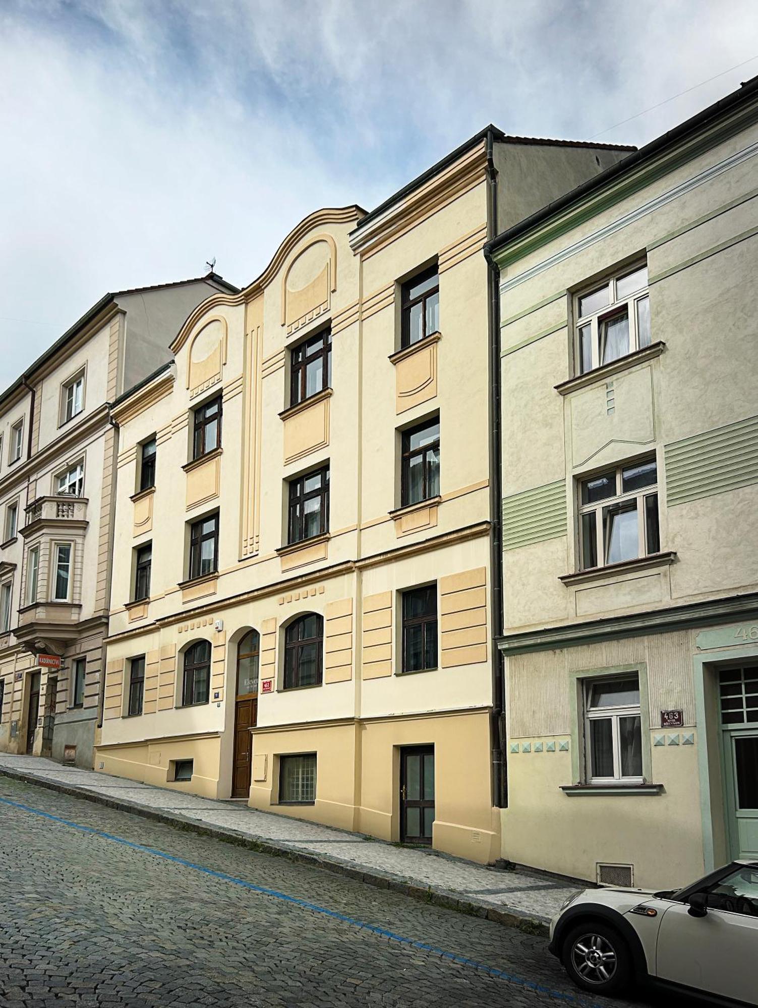 Eleven Apartment Prag